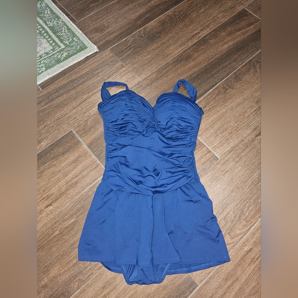 BLEU ROD BEATTIE ROYAL BLUE SWIM SUIT SKIRT BUILT IN BRA NO SIZE TAG CUP DD